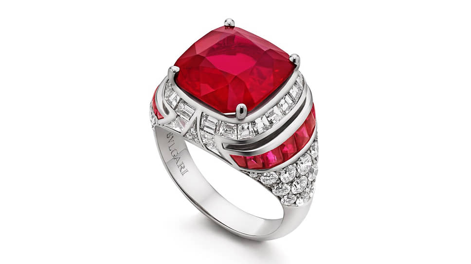 Кольцо Ruby Metamorphosis, платина, центральный рубин весом 6,8 карата, рубины, бриллианты