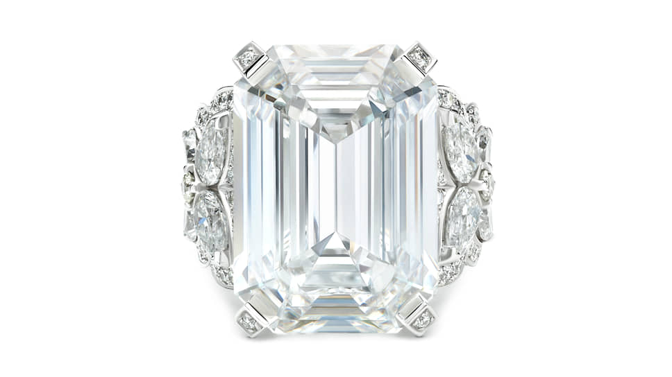 Кольцо 1888 Master Diamonds, белое золото, центральный бриллиант огранки «изумруд», бриллианты
