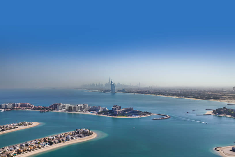 С высоты открывается панорамный вид на Дубай