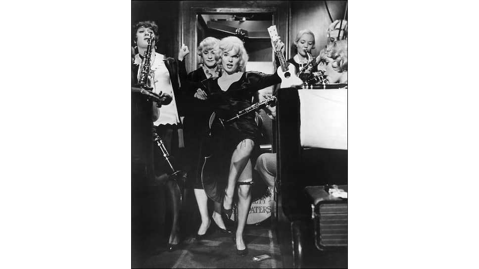 Кадр из фильма «В джазе только девушки», 1959 год