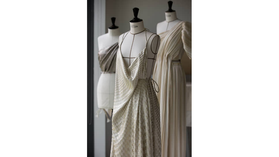 Платья из новой коллекции Dior Cruise 2022