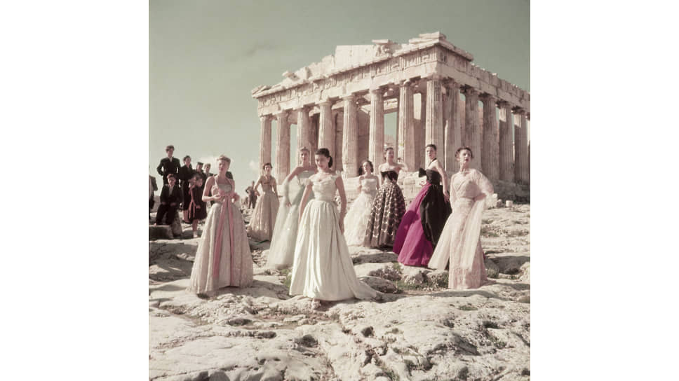 Модели в платьях Dior, Акрополь, Афины, съемка для Paris Match, 1951 год