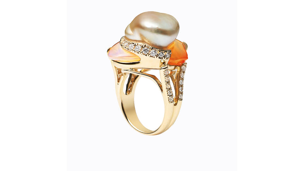 Кольцо Mikimoto Baroque, желтое золото, опалы, жемчуг, бриллианты
