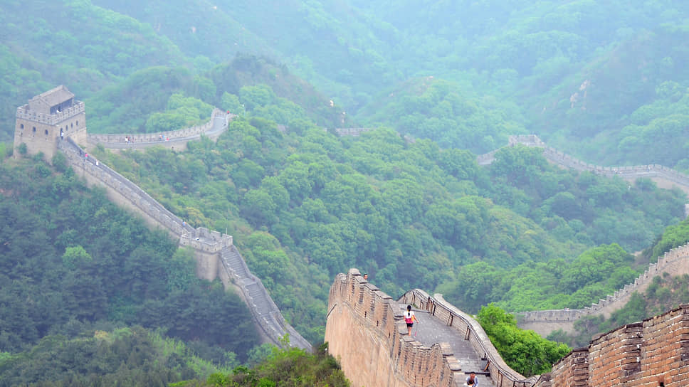 С Великой Китайской стеной по длине не способна соперничать ни одна из пограничных «стен» современности