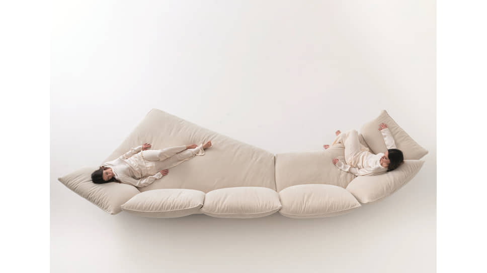 Технология «умной подушки» от Edra позволяет легко менять угол наклона спинки и подлокотников дивана