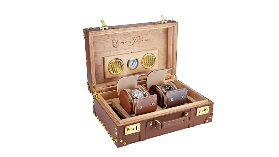 Набор парных моделей Historiador Hemingway состоит из часов с серебряным и черным циферблатами и размещен в чемоданчике-хьюмидоре для сигар. Таких наборов всего тридцать