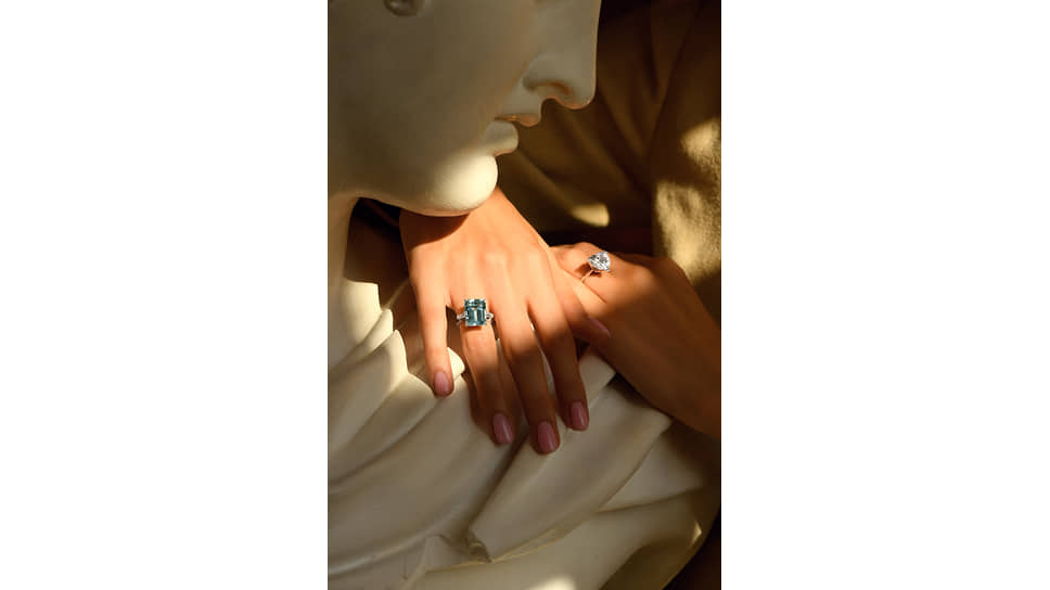 Кольцо из белого золота с аквамарином огранки «октагон» (7,97 карата) и бриллиантами; кольцо из белого золота с бриллиантом огранки «сердце»
