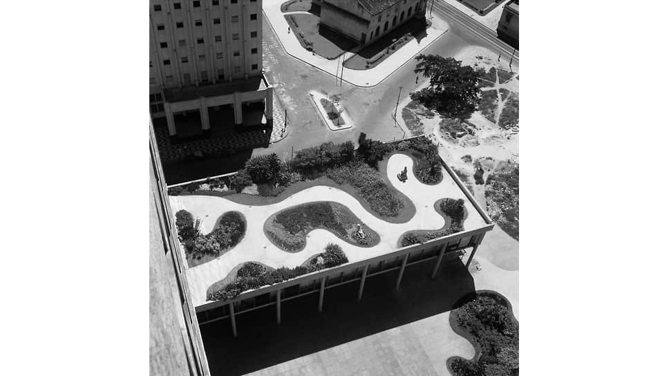 Роберто Бурле Маркс. Сад на крыше дворца Густаво Капанемы, Рио-де-Жанейро, Бразилия, 1950-е годы