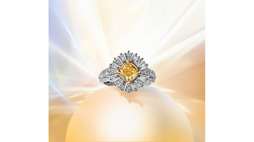 MIUZ Diamonds, кольцо из белого золота с желтым бриллиантом огранки «кушон» (1 карат) и бесцветными бриллиантами
