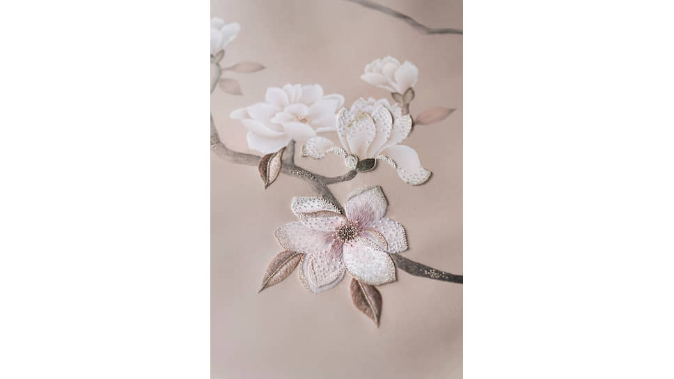 Настенное панно, вышивка на шелке Magnolia Canopy, de Gournay