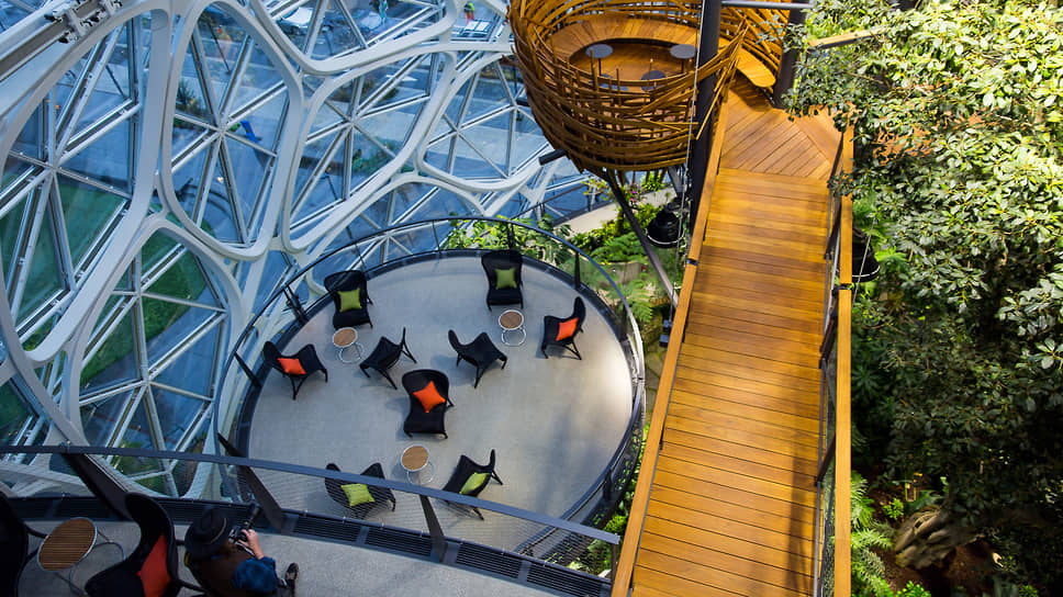 «Сферы» — новая штаб-квартира Amazon, открывшаяся в Сиэтле в 2018 году