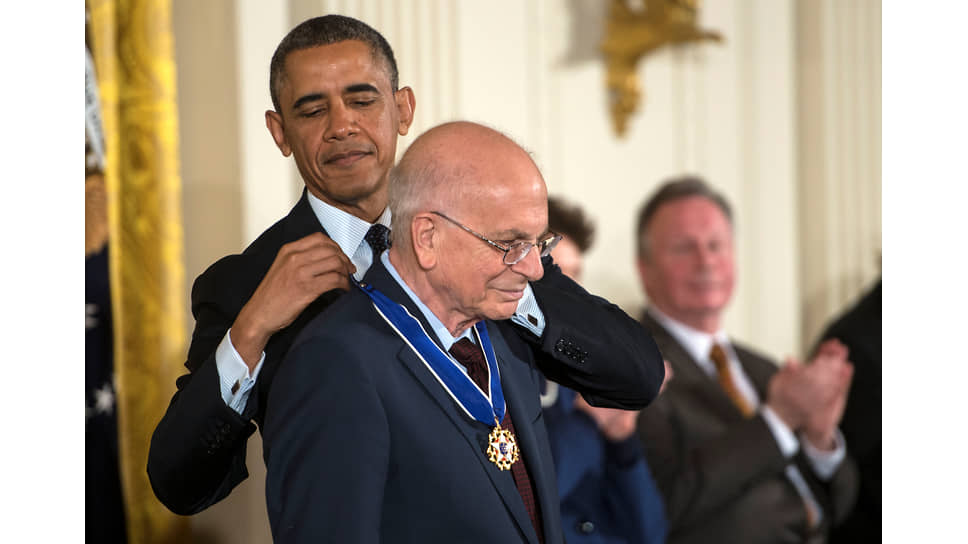 В 2013 году Даниэль Канеман был награжден Президентской медалью свободы