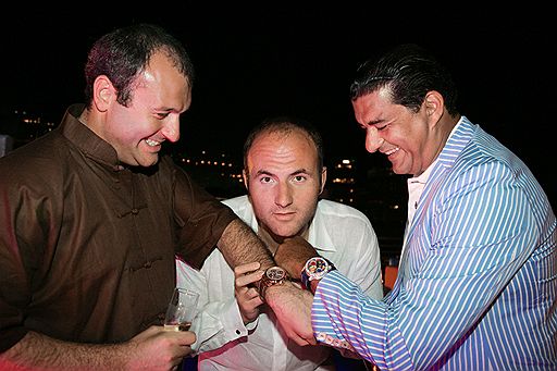 Предприниматель Ваге Енгибарян, глава MosCityGroup Павел Фукс и ювелир Джейкоб Арабо (слева направо) на Cote d`Azur Vecherinka