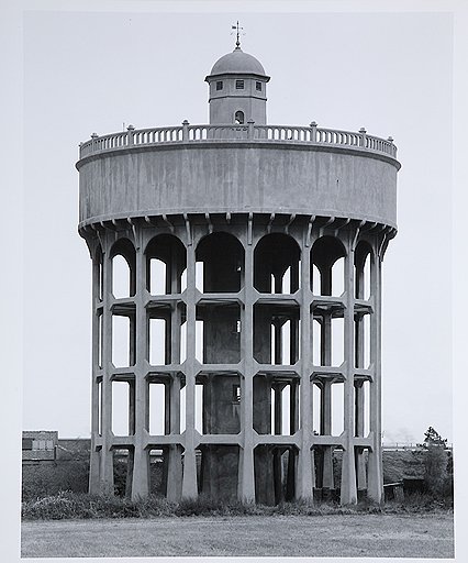 Бернд и Хилла Бехер. «Водонапорная башня», 1966 год