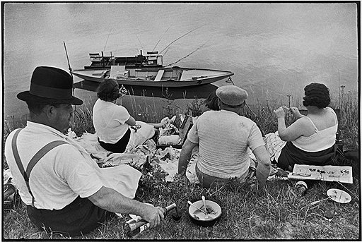 Анри Картье-Брессон. «Воскресенье на берегу реки Марны», 1938 год