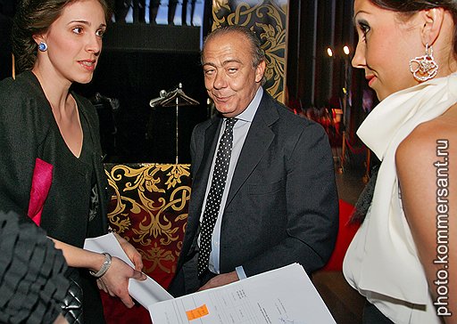 Ювелир Фаваз Груози (в центре) на финале конкурса «Мисс Россия-2010» в концертном зале «Барвиха Luxury Village»
