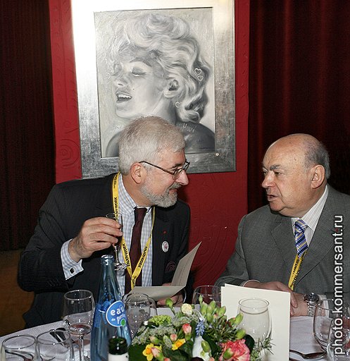 Первый заместитель мэра в правительстве Москвы Владимир Ресин (справа) на торжественном ужине в рамках (MIPIM) в Канне