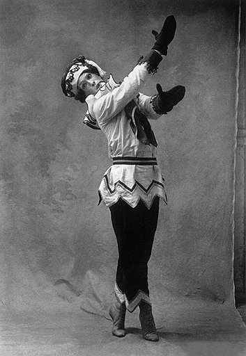 Вацлав Нижинский в балете «Петрушка». Лондон, 1911 год