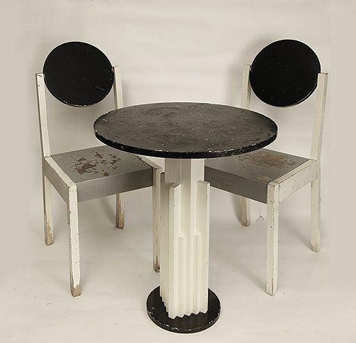 Супрематические столик и стулья. По чертежам Николая Суетина 1920-х годов