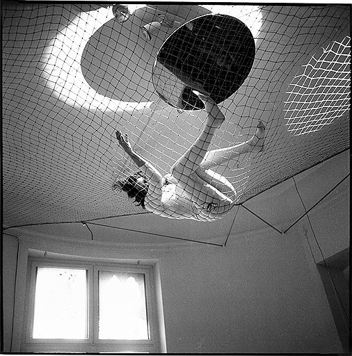 Эрика Киффль. &quot;Ульрике Розенбах. Перформанс &quot;Моя сила -- это моя слабость&quot;&quot;. Kunstmuseum, Дюссельдорф, 1978 год