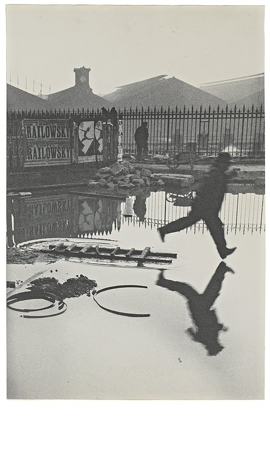 Анри Картье-Брессон. «За вокзалом Сан-Лазар», 1932, Christie’s, эстимейт €120-180 тыс.
