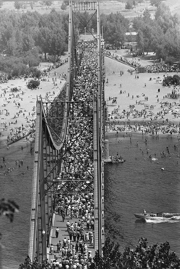 &quot;Мост через Днепр&quot;, Киев, 1958 год 