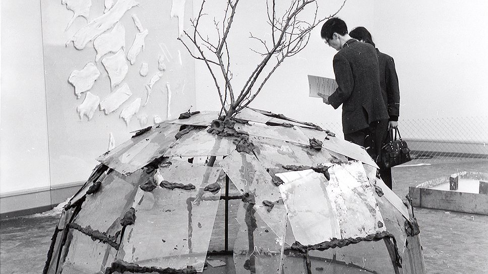 Работы Джованни Ансельмо и Марио Мерца, 1969 год. Фонд Прада,
выставка «Когда отношения становятся формой: Берн, 1969 / Венеция, 2013»