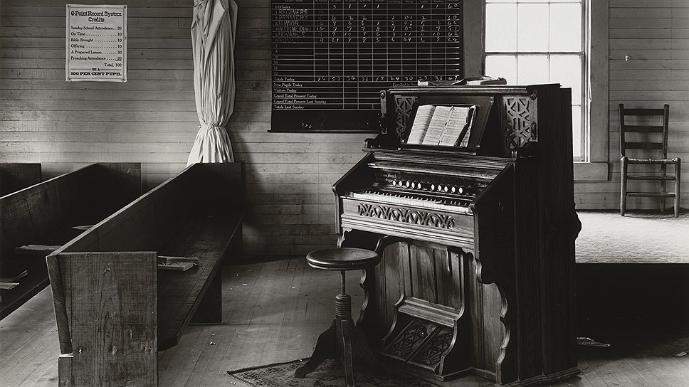 Орган и скамьи в церкви, Алабама. 1936 год