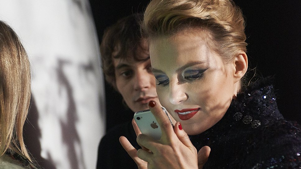 Кинодеятель Рената Литвинова на открытии выставки-инсталляции Chanel Numeros Prives 