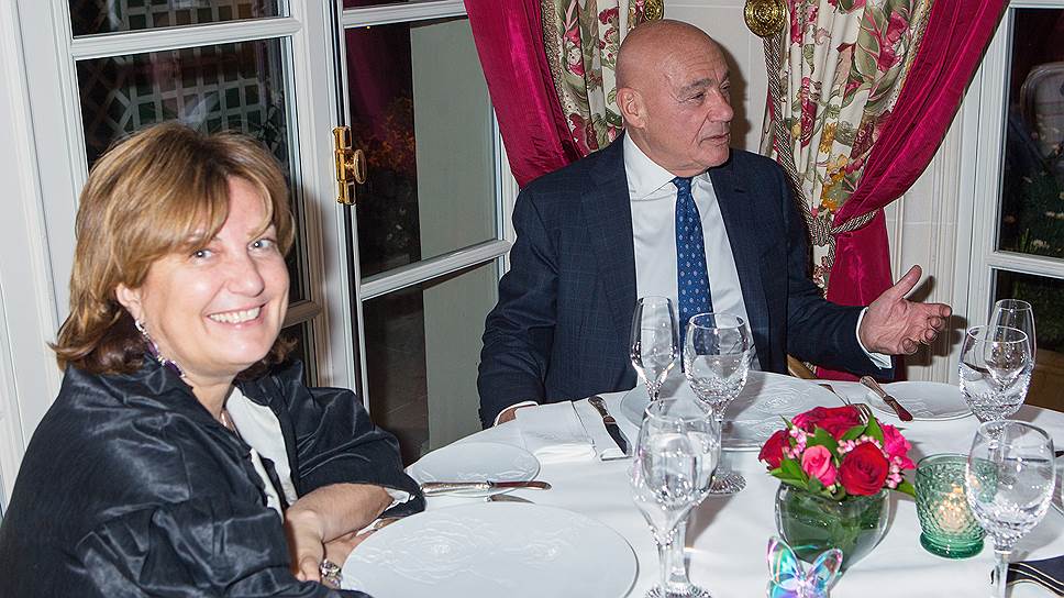 Телеведущий Владимир Познер с супругой Надеждой Соловьевой на праздновании своего 80-летия в ресторане Epicure отеля Bristol 