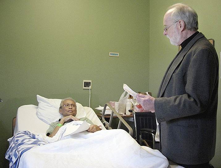 Сидни Шенберг в больнице у Дита Прана, 2008 год
