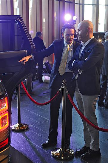 Режиссер Федор Бондарчук (справа) на гала-ужине по случаю премьеры Range Rover Long в &amp;quot;Барвиха Luxury Village&amp;quot; 