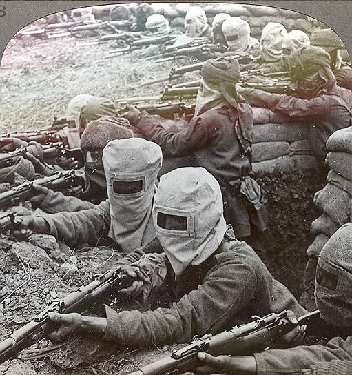 Г.Д. Гирвуд. &amp;quot;Взятые немецкие окопы, пехота в противогазах стреляет по отступающему врагу&amp;quot;, 1917-1918 годы 