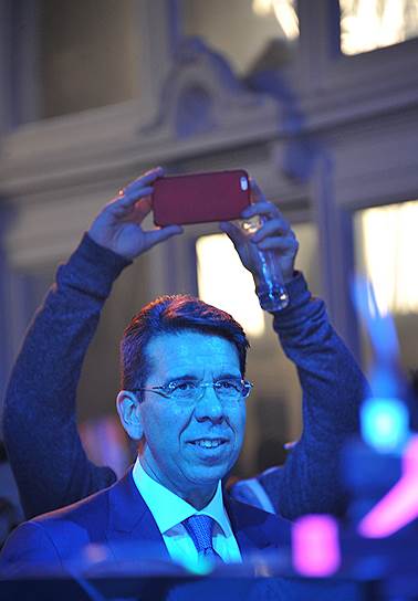 Генеральный директор Vertu Массимилиано Польяни на вечеринке по случаю выхода смартфона Vertu Aster, организованной при поддержке журнала Garage 