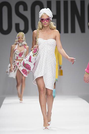 Женская коллекция Moschino «весна-лето 2015»