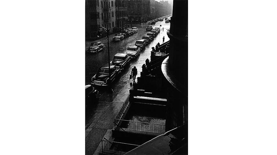 Рут Оркин. &quot;Человек под дождем, Западная 88-я улица, Нью-Йорк&quot;, 1952 год