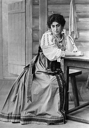 Антонина Нежданова в роли Антониды в опере &quot;Жизнь за царя&quot;, 1902 год 
