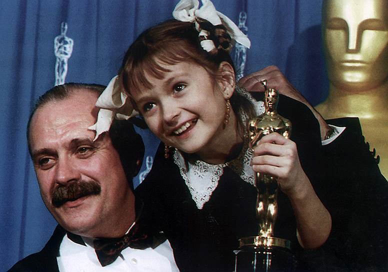 Никита Михалков получает «Оскар» за «Утомленных солнцем», 1995 год
