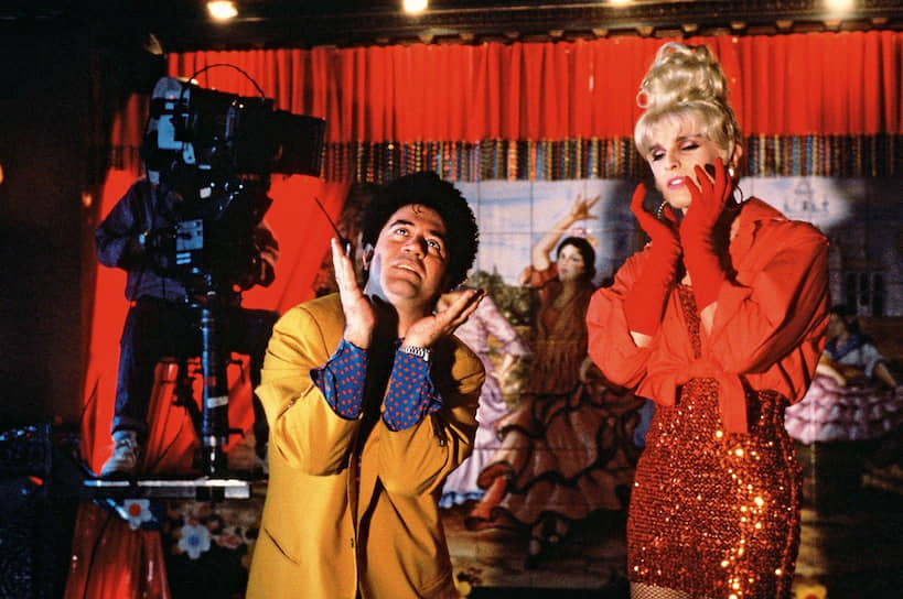Педро Альмодовар и Мигель Бозе на съемках «Высоких каблуков», 1991