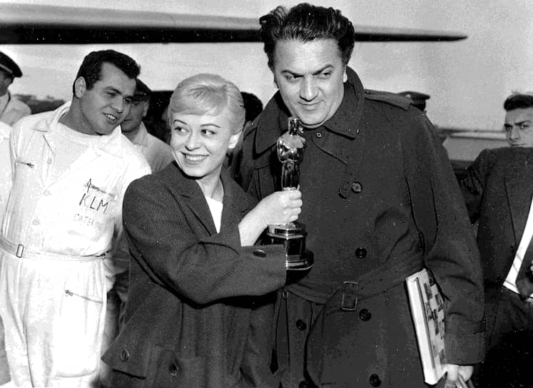 Джульетта Мазина и Федерико Феллини после вручения «Оскара», Рим, 1957
