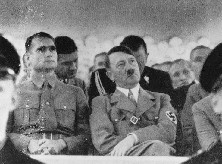 Рудольф Гесс и Адольф Гитлер на съезде НСДАП, 1938