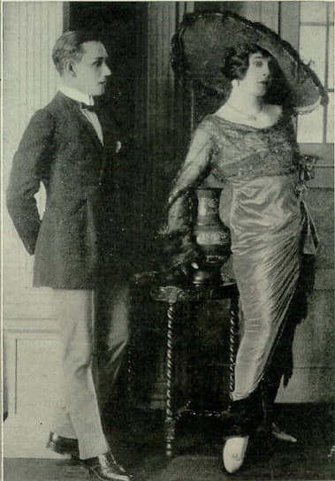 Берт Савой (справа) со своим сценическим партнером Джеем Бреннаном, конец 1910-х
