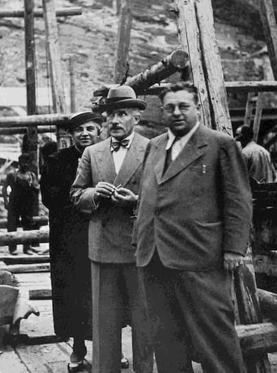 Артуро Тосканини и Франц Рерль на стройке Фестивального театра. 1937