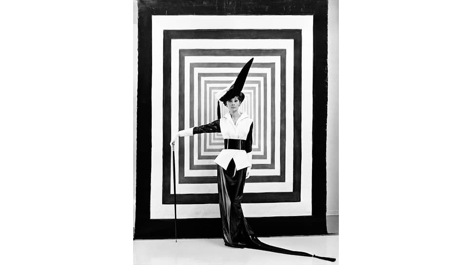 «Одри Хепбёрн на съемках фильма &quot;Моя прекрасная леди&quot; в костюме по дизайну Сесила Битона», 1963