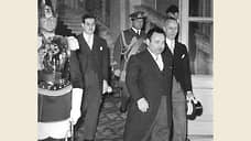 Velvyslanec Kostariky Theodore Castro (Joseph Grigulevich) na recepci v rezidenci prezidenta Itálie, 1952