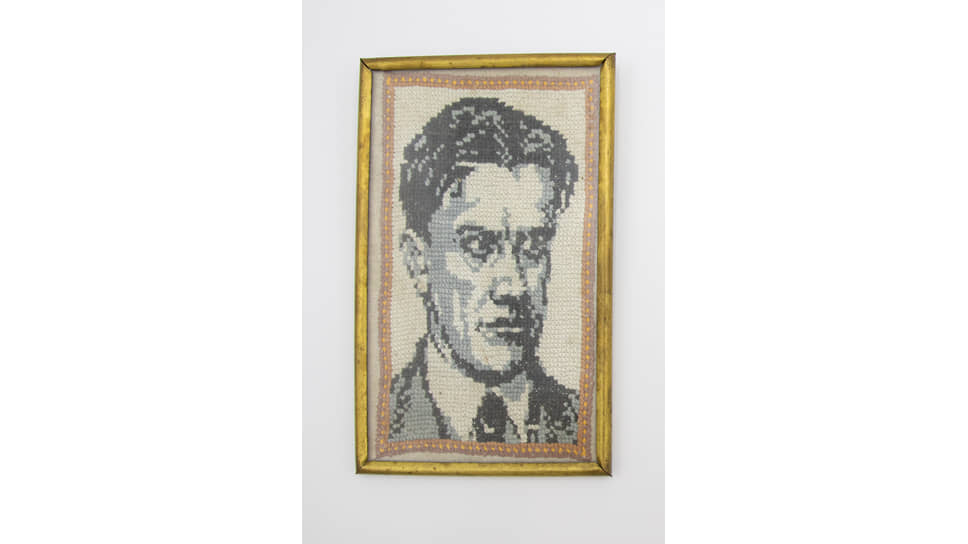 Портрет Маяковского, вышитый в заключении, 1938–1943