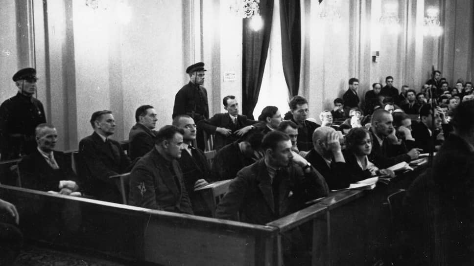 Обвиняемые на заседании суда по делу Metro-Vickers, 1933