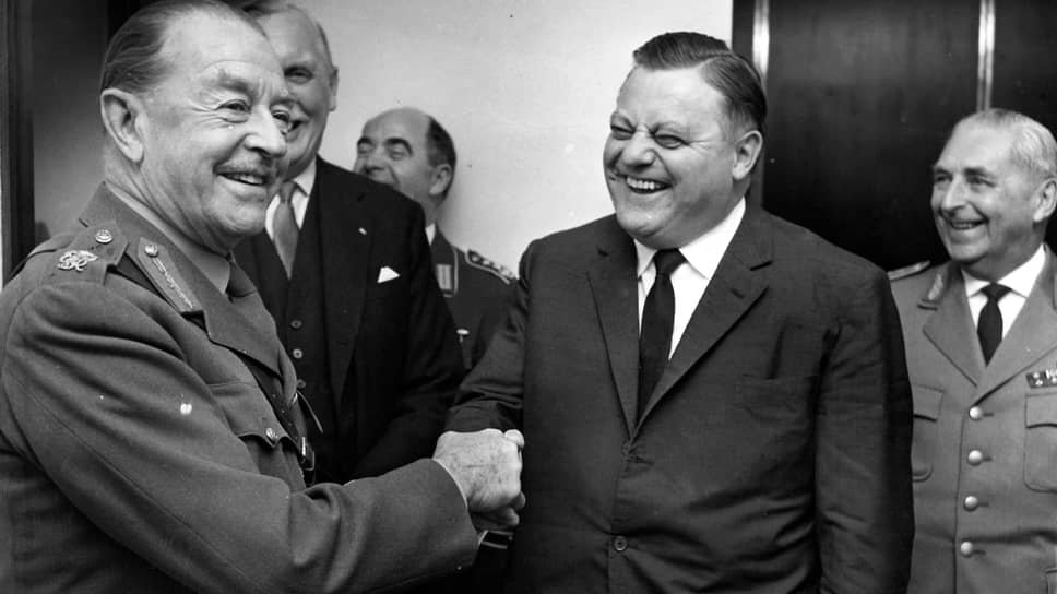 Йозеф Штраус (в центре) на встрече с фельдмаршалом Британии Харольдом Александром, 17 октября 1962
