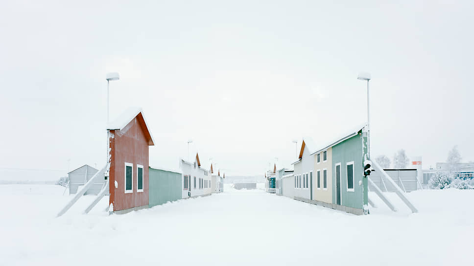 Полигон для автомобильных испытаний, Карсон-Cити, Швеция, 2016. Из серии «Потемкинские деревни»
