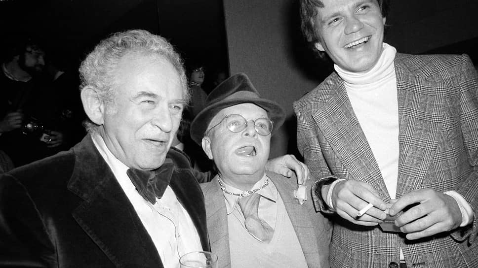 Норман Мейлер (слева) и Трумен Капоте (в центре), 1978